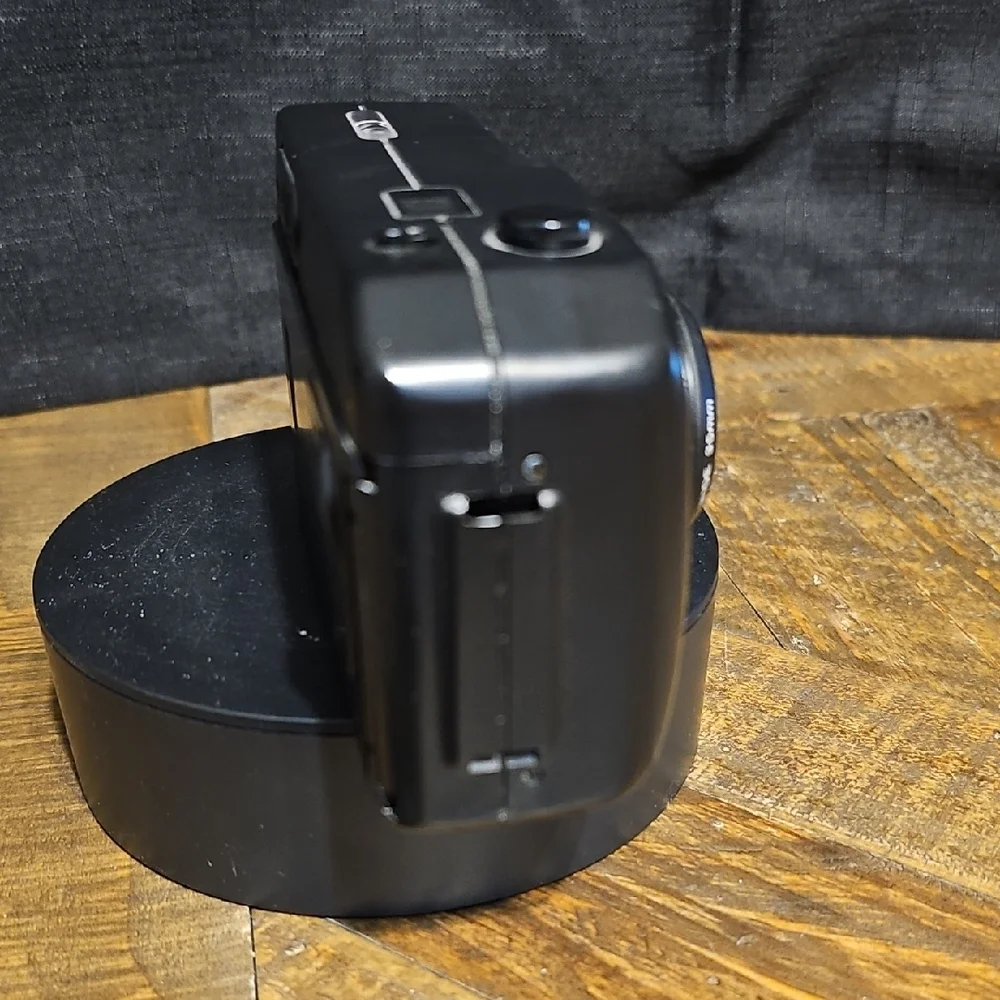 Targus C685 Black and Red Camera